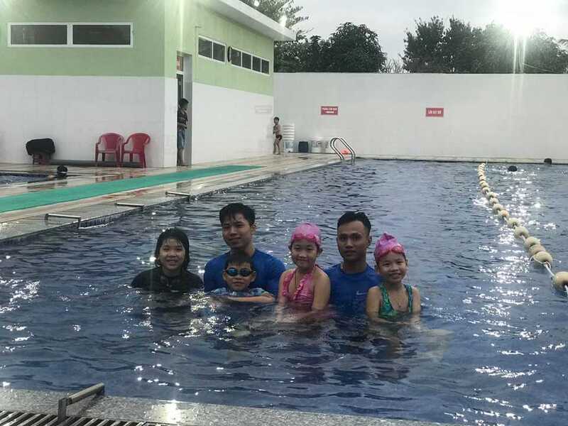 Hồ bơi khu chế xuất Tân Thuận được thiết kế đơn giản